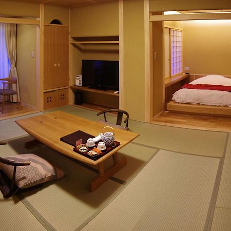 Gero Onsen Yukyunohana Zimmer foto